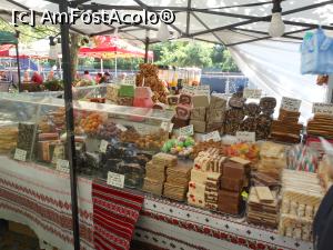 [P19] Bucuresti - Parcul Titan. Bunatati in Piata volanta. » foto by iulianic
 - 
<span class="allrVoted glyphicon glyphicon-heart hidden" id="av1303894"></span>
<a class="m-l-10 hidden" id="sv1303894" onclick="voting_Foto_DelVot(,1303894,11447)" role="button">șterge vot <span class="glyphicon glyphicon-remove"></span></a>
<a id="v91303894" class=" c-red"  onclick="voting_Foto_SetVot(1303894)" role="button"><span class="glyphicon glyphicon-heart-empty"></span> <b>LIKE</b> = Votează poza</a> <img class="hidden"  id="f1303894W9" src="/imagini/loader.gif" border="0" /><span class="AjErrMes hidden" id="e1303894ErM"></span>