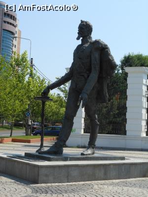 [P36] Bucuresti - Parcul Titan. La intrare, Alexandru Ioan Cuza. » foto by iulianic
 - 
<span class="allrVoted glyphicon glyphicon-heart hidden" id="av1303911"></span>
<a class="m-l-10 hidden" id="sv1303911" onclick="voting_Foto_DelVot(,1303911,11447)" role="button">șterge vot <span class="glyphicon glyphicon-remove"></span></a>
<a id="v91303911" class=" c-red"  onclick="voting_Foto_SetVot(1303911)" role="button"><span class="glyphicon glyphicon-heart-empty"></span> <b>LIKE</b> = Votează poza</a> <img class="hidden"  id="f1303911W9" src="/imagini/loader.gif" border="0" /><span class="AjErrMes hidden" id="e1303911ErM"></span>