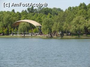 [P06] Bucuresti - Parcul Titan. Dincolo de lac, scena pentru spectacole in aer liber. » foto by iulianic
 - 
<span class="allrVoted glyphicon glyphicon-heart hidden" id="av1303881"></span>
<a class="m-l-10 hidden" id="sv1303881" onclick="voting_Foto_DelVot(,1303881,11447)" role="button">șterge vot <span class="glyphicon glyphicon-remove"></span></a>
<a id="v91303881" class=" c-red"  onclick="voting_Foto_SetVot(1303881)" role="button"><span class="glyphicon glyphicon-heart-empty"></span> <b>LIKE</b> = Votează poza</a> <img class="hidden"  id="f1303881W9" src="/imagini/loader.gif" border="0" /><span class="AjErrMes hidden" id="e1303881ErM"></span>