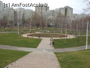 [P12] București - Parcul Florilor. Vedere de pe deal. » foto by iulianic
 - 
<span class="allrVoted glyphicon glyphicon-heart hidden" id="av1356996"></span>
<a class="m-l-10 hidden" id="sv1356996" onclick="voting_Foto_DelVot(,1356996,11447)" role="button">șterge vot <span class="glyphicon glyphicon-remove"></span></a>
<a id="v91356996" class=" c-red"  onclick="voting_Foto_SetVot(1356996)" role="button"><span class="glyphicon glyphicon-heart-empty"></span> <b>LIKE</b> = Votează poza</a> <img class="hidden"  id="f1356996W9" src="/imagini/loader.gif" border="0" /><span class="AjErrMes hidden" id="e1356996ErM"></span>