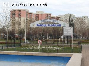 [P02] București - Parcul Florilor. Intrarea. » foto by iulianic
 - 
<span class="allrVoted glyphicon glyphicon-heart hidden" id="av1356986"></span>
<a class="m-l-10 hidden" id="sv1356986" onclick="voting_Foto_DelVot(,1356986,11447)" role="button">șterge vot <span class="glyphicon glyphicon-remove"></span></a>
<a id="v91356986" class=" c-red"  onclick="voting_Foto_SetVot(1356986)" role="button"><span class="glyphicon glyphicon-heart-empty"></span> <b>LIKE</b> = Votează poza</a> <img class="hidden"  id="f1356986W9" src="/imagini/loader.gif" border="0" /><span class="AjErrMes hidden" id="e1356986ErM"></span>