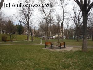 [P06] București - Parcul Florilor. Masa de șah în așteptare. » foto by iulianic
 - 
<span class="allrVoted glyphicon glyphicon-heart hidden" id="av1356990"></span>
<a class="m-l-10 hidden" id="sv1356990" onclick="voting_Foto_DelVot(,1356990,11447)" role="button">șterge vot <span class="glyphicon glyphicon-remove"></span></a>
<a id="v91356990" class=" c-red"  onclick="voting_Foto_SetVot(1356990)" role="button"><span class="glyphicon glyphicon-heart-empty"></span> <b>LIKE</b> = Votează poza</a> <img class="hidden"  id="f1356990W9" src="/imagini/loader.gif" border="0" /><span class="AjErrMes hidden" id="e1356990ErM"></span>