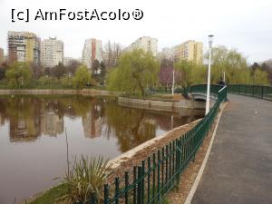 [P17] București - Parcul Morarilor. Podul peste lac. » foto by iulianic
 - 
<span class="allrVoted glyphicon glyphicon-heart hidden" id="av1358066"></span>
<a class="m-l-10 hidden" id="sv1358066" onclick="voting_Foto_DelVot(,1358066,11447)" role="button">șterge vot <span class="glyphicon glyphicon-remove"></span></a>
<a id="v91358066" class=" c-red"  onclick="voting_Foto_SetVot(1358066)" role="button"><span class="glyphicon glyphicon-heart-empty"></span> <b>LIKE</b> = Votează poza</a> <img class="hidden"  id="f1358066W9" src="/imagini/loader.gif" border="0" /><span class="AjErrMes hidden" id="e1358066ErM"></span>