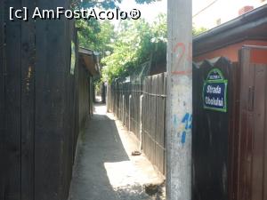 [P23] Strada Obolului - Cea mai &icirc;ngustă stradă din București. » foto by iulianic
 - 
<span class="allrVoted glyphicon glyphicon-heart hidden" id="av1169980"></span>
<a class="m-l-10 hidden" id="sv1169980" onclick="voting_Foto_DelVot(,1169980,11447)" role="button">șterge vot <span class="glyphicon glyphicon-remove"></span></a>
<a id="v91169980" class=" c-red"  onclick="voting_Foto_SetVot(1169980)" role="button"><span class="glyphicon glyphicon-heart-empty"></span> <b>LIKE</b> = Votează poza</a> <img class="hidden"  id="f1169980W9" src="/imagini/loader.gif" border="0" /><span class="AjErrMes hidden" id="e1169980ErM"></span>