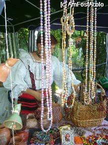 [P14] 'Targul traditiilor maramuresene' din Parcul National - margele » foto by magdalena
 - 
<span class="allrVoted glyphicon glyphicon-heart hidden" id="av73487"></span>
<a class="m-l-10 hidden" id="sv73487" onclick="voting_Foto_DelVot(,73487,11447)" role="button">șterge vot <span class="glyphicon glyphicon-remove"></span></a>
<a id="v973487" class=" c-red"  onclick="voting_Foto_SetVot(73487)" role="button"><span class="glyphicon glyphicon-heart-empty"></span> <b>LIKE</b> = Votează poza</a> <img class="hidden"  id="f73487W9" src="/imagini/loader.gif" border="0" /><span class="AjErrMes hidden" id="e73487ErM"></span>