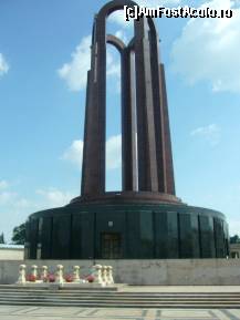 [P02] Parcul Carol I - Mormantul Ostasului Necunoscut in fata Mausoleului » foto by magdalena
 - 
<span class="allrVoted glyphicon glyphicon-heart hidden" id="av85327"></span>
<a class="m-l-10 hidden" id="sv85327" onclick="voting_Foto_DelVot(,85327,11447)" role="button">șterge vot <span class="glyphicon glyphicon-remove"></span></a>
<a id="v985327" class=" c-red"  onclick="voting_Foto_SetVot(85327)" role="button"><span class="glyphicon glyphicon-heart-empty"></span> <b>LIKE</b> = Votează poza</a> <img class="hidden"  id="f85327W9" src="/imagini/loader.gif" border="0" /><span class="AjErrMes hidden" id="e85327ErM"></span>