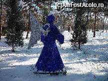 [P13] Parcul A.I.Cuza - Ingeras albastru cu doi porumbei. » foto by Horia
 - 
<span class="allrVoted glyphicon glyphicon-heart hidden" id="av173611"></span>
<a class="m-l-10 hidden" id="sv173611" onclick="voting_Foto_DelVot(,173611,11447)" role="button">șterge vot <span class="glyphicon glyphicon-remove"></span></a>
<a id="v9173611" class=" c-red"  onclick="voting_Foto_SetVot(173611)" role="button"><span class="glyphicon glyphicon-heart-empty"></span> <b>LIKE</b> = Votează poza</a> <img class="hidden"  id="f173611W9" src="/imagini/loader.gif" border="0" /><span class="AjErrMes hidden" id="e173611ErM"></span>