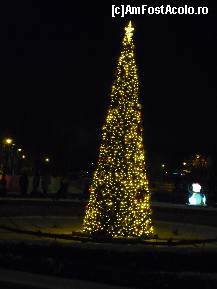 [P35] Parcul A.I.Cuza - Un brad luminat. » foto by Horia
 - 
<span class="allrVoted glyphicon glyphicon-heart hidden" id="av173633"></span>
<a class="m-l-10 hidden" id="sv173633" onclick="voting_Foto_DelVot(,173633,11447)" role="button">șterge vot <span class="glyphicon glyphicon-remove"></span></a>
<a id="v9173633" class=" c-red"  onclick="voting_Foto_SetVot(173633)" role="button"><span class="glyphicon glyphicon-heart-empty"></span> <b>LIKE</b> = Votează poza</a> <img class="hidden"  id="f173633W9" src="/imagini/loader.gif" border="0" /><span class="AjErrMes hidden" id="e173633ErM"></span>