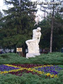 [P19] Gigantul de pe partea stanga din Parcul Carol. » foto by ninaa
 - 
<span class="allrVoted glyphicon glyphicon-heart hidden" id="av158584"></span>
<a class="m-l-10 hidden" id="sv158584" onclick="voting_Foto_DelVot(,158584,11447)" role="button">șterge vot <span class="glyphicon glyphicon-remove"></span></a>
<a id="v9158584" class=" c-red"  onclick="voting_Foto_SetVot(158584)" role="button"><span class="glyphicon glyphicon-heart-empty"></span> <b>LIKE</b> = Votează poza</a> <img class="hidden"  id="f158584W9" src="/imagini/loader.gif" border="0" /><span class="AjErrMes hidden" id="e158584ErM"></span>