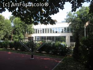 [P24] &Icirc;n planul doi o latură a clădirii Ford &icirc;n care sunt birouri » foto by Michi
 - 
<span class="allrVoted glyphicon glyphicon-heart hidden" id="av1241910"></span>
<a class="m-l-10 hidden" id="sv1241910" onclick="voting_Foto_DelVot(,1241910,11447)" role="button">șterge vot <span class="glyphicon glyphicon-remove"></span></a>
<a id="v91241910" class=" c-red"  onclick="voting_Foto_SetVot(1241910)" role="button"><span class="glyphicon glyphicon-heart-empty"></span> <b>LIKE</b> = Votează poza</a> <img class="hidden"  id="f1241910W9" src="/imagini/loader.gif" border="0" /><span class="AjErrMes hidden" id="e1241910ErM"></span>