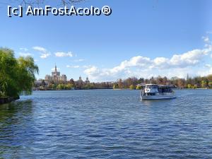 [P13] Vine vaporașul &bdquo;Cernica&rdquo; (pe fundal &bdquo;Casa Sc&acirc;nteii&rdquo;). » foto by tata123 🔱
 - 
<span class="allrVoted glyphicon glyphicon-heart hidden" id="av1358749"></span>
<a class="m-l-10 hidden" id="sv1358749" onclick="voting_Foto_DelVot(,1358749,11447)" role="button">șterge vot <span class="glyphicon glyphicon-remove"></span></a>
<a id="v91358749" class=" c-red"  onclick="voting_Foto_SetVot(1358749)" role="button"><span class="glyphicon glyphicon-heart-empty"></span> <b>LIKE</b> = Votează poza</a> <img class="hidden"  id="f1358749W9" src="/imagini/loader.gif" border="0" /><span class="AjErrMes hidden" id="e1358749ErM"></span>