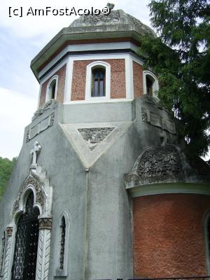 [P18] Mănăstirea Bistrița - Cavoul Episcopului Vartolomei și al familiei sale. » foto by iulianic
 - 
<span class="allrVoted glyphicon glyphicon-heart hidden" id="av1243313"></span>
<a class="m-l-10 hidden" id="sv1243313" onclick="voting_Foto_DelVot(,1243313,11453)" role="button">șterge vot <span class="glyphicon glyphicon-remove"></span></a>
<a id="v91243313" class=" c-red"  onclick="voting_Foto_SetVot(1243313)" role="button"><span class="glyphicon glyphicon-heart-empty"></span> <b>LIKE</b> = Votează poza</a> <img class="hidden"  id="f1243313W9" src="/imagini/loader.gif" border="0" /><span class="AjErrMes hidden" id="e1243313ErM"></span>