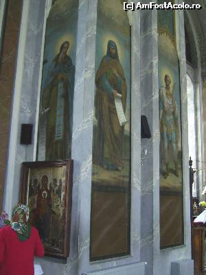 [P15] Mănăstirea Bistriţa - Vâlcea. Sfinţi de mari dimensiuni pictaţi lângă altar.  » foto by iulianic
 - 
<span class="allrVoted glyphicon glyphicon-heart hidden" id="av612015"></span>
<a class="m-l-10 hidden" id="sv612015" onclick="voting_Foto_DelVot(,612015,11453)" role="button">șterge vot <span class="glyphicon glyphicon-remove"></span></a>
<a id="v9612015" class=" c-red"  onclick="voting_Foto_SetVot(612015)" role="button"><span class="glyphicon glyphicon-heart-empty"></span> <b>LIKE</b> = Votează poza</a> <img class="hidden"  id="f612015W9" src="/imagini/loader.gif" border="0" /><span class="AjErrMes hidden" id="e612015ErM"></span>