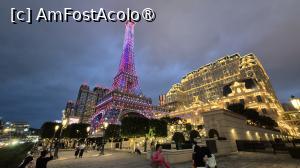 [P47] Zilnic, intre orele 18:15 si 00:00, la fiecare 15 minute, un spectacol de lumini ca o explozie de culoare, dansand de la baza pana in varf, ilumineaza turnul, muzica jazz umple aerul, iar multimea uluita asista la spectacol. » foto by geani anto
 - 
<span class="allrVoted glyphicon glyphicon-heart hidden" id="av1524653"></span>
<a class="m-l-10 hidden" id="sv1524653" onclick="voting_Foto_DelVot(,1524653,11464)" role="button">șterge vot <span class="glyphicon glyphicon-remove"></span></a>
<a id="v91524653" class=" c-red"  onclick="voting_Foto_SetVot(1524653)" role="button"><span class="glyphicon glyphicon-heart-empty"></span> <b>LIKE</b> = Votează poza</a> <img class="hidden"  id="f1524653W9" src="/imagini/loader.gif" border="0" /><span class="AjErrMes hidden" id="e1524653ErM"></span>