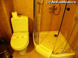 [P10] Pensiunea Casa Humor-camera dubla corp B (baia)  » foto by mirmicu
 - 
<span class="allrVoted glyphicon glyphicon-heart hidden" id="av617264"></span>
<a class="m-l-10 hidden" id="sv617264" onclick="voting_Foto_DelVot(,617264,11467)" role="button">șterge vot <span class="glyphicon glyphicon-remove"></span></a>
<a id="v9617264" class=" c-red"  onclick="voting_Foto_SetVot(617264)" role="button"><span class="glyphicon glyphicon-heart-empty"></span> <b>LIKE</b> = Votează poza</a> <img class="hidden"  id="f617264W9" src="/imagini/loader.gif" border="0" /><span class="AjErrMes hidden" id="e617264ErM"></span>