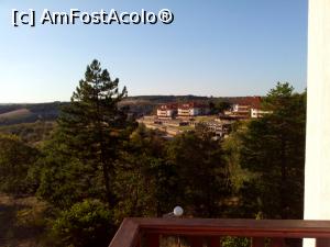 [P04] Vedere din balcon catre hotelul Sevastokrator » foto by Yoda
 - 
<span class="allrVoted glyphicon glyphicon-heart hidden" id="av1279100"></span>
<a class="m-l-10 hidden" id="sv1279100" onclick="voting_Foto_DelVot(,1279100,11565)" role="button">șterge vot <span class="glyphicon glyphicon-remove"></span></a>
<a id="v91279100" class=" c-red"  onclick="voting_Foto_SetVot(1279100)" role="button"><span class="glyphicon glyphicon-heart-empty"></span> <b>LIKE</b> = Votează poza</a> <img class="hidden"  id="f1279100W9" src="/imagini/loader.gif" border="0" /><span class="AjErrMes hidden" id="e1279100ErM"></span>