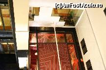 [P05] Holul interior, vazut din liftul de sticla » foto by liviadavidescu
 - 
<span class="allrVoted glyphicon glyphicon-heart hidden" id="av323169"></span>
<a class="m-l-10 hidden" id="sv323169" onclick="voting_Foto_DelVot(,323169,11615)" role="button">șterge vot <span class="glyphicon glyphicon-remove"></span></a>
<a id="v9323169" class=" c-red"  onclick="voting_Foto_SetVot(323169)" role="button"><span class="glyphicon glyphicon-heart-empty"></span> <b>LIKE</b> = Votează poza</a> <img class="hidden"  id="f323169W9" src="/imagini/loader.gif" border="0" /><span class="AjErrMes hidden" id="e323169ErM"></span>