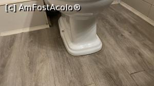 [P02] Mizerie la ga vas wc si umezeala- apa?! » foto by tayfoons
 - 
<span class="allrVoted glyphicon glyphicon-heart hidden" id="av1374315"></span>
<a class="m-l-10 hidden" id="sv1374315" onclick="voting_Foto_DelVot(,1374315,11627)" role="button">șterge vot <span class="glyphicon glyphicon-remove"></span></a>
<a id="v91374315" class=" c-red"  onclick="voting_Foto_SetVot(1374315)" role="button"><span class="glyphicon glyphicon-heart-empty"></span> <b>LIKE</b> = Votează poza</a> <img class="hidden"  id="f1374315W9" src="/imagini/loader.gif" border="0" /><span class="AjErrMes hidden" id="e1374315ErM"></span>