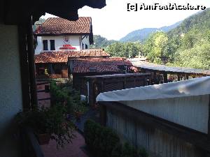 [P04] Recepția este la capătul acestei alei, în colțul din stânga.  » foto by mauricius*
 - 
<span class="allrVoted glyphicon glyphicon-heart hidden" id="av541701"></span>
<a class="m-l-10 hidden" id="sv541701" onclick="voting_Foto_DelVot(,541701,11627)" role="button">șterge vot <span class="glyphicon glyphicon-remove"></span></a>
<a id="v9541701" class=" c-red"  onclick="voting_Foto_SetVot(541701)" role="button"><span class="glyphicon glyphicon-heart-empty"></span> <b>LIKE</b> = Votează poza</a> <img class="hidden"  id="f541701W9" src="/imagini/loader.gif" border="0" /><span class="AjErrMes hidden" id="e541701ErM"></span>