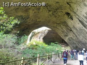 [P11] Devetashka Cave - getting inside » foto by k-lator
 - 
<span class="allrVoted glyphicon glyphicon-heart hidden" id="av1302211"></span>
<a class="m-l-10 hidden" id="sv1302211" onclick="voting_Foto_DelVot(,1302211,11645)" role="button">șterge vot <span class="glyphicon glyphicon-remove"></span></a>
<a id="v91302211" class=" c-red"  onclick="voting_Foto_SetVot(1302211)" role="button"><span class="glyphicon glyphicon-heart-empty"></span> <b>LIKE</b> = Votează poza</a> <img class="hidden"  id="f1302211W9" src="/imagini/loader.gif" border="0" /><span class="AjErrMes hidden" id="e1302211ErM"></span>