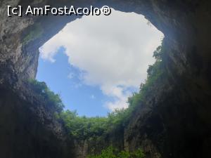 [P12] Devetashka Cave - fereastră spre cer » foto by k-lator
 - 
<span class="allrVoted glyphicon glyphicon-heart hidden" id="av1302212"></span>
<a class="m-l-10 hidden" id="sv1302212" onclick="voting_Foto_DelVot(,1302212,11645)" role="button">șterge vot <span class="glyphicon glyphicon-remove"></span></a>
<a id="v91302212" class=" c-red"  onclick="voting_Foto_SetVot(1302212)" role="button"><span class="glyphicon glyphicon-heart-empty"></span> <b>LIKE</b> = Votează poza</a> <img class="hidden"  id="f1302212W9" src="/imagini/loader.gif" border="0" /><span class="AjErrMes hidden" id="e1302212ErM"></span>