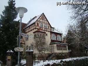 [P01] Hotelul Hornburg, vazut dinspre parcare. Are 10 camere, fiecare altfel mobilata.  » foto by abancor
 - 
<span class="allrVoted glyphicon glyphicon-heart hidden" id="av338856"></span>
<a class="m-l-10 hidden" id="sv338856" onclick="voting_Foto_DelVot(,338856,11691)" role="button">șterge vot <span class="glyphicon glyphicon-remove"></span></a>
<a id="v9338856" class=" c-red"  onclick="voting_Foto_SetVot(338856)" role="button"><span class="glyphicon glyphicon-heart-empty"></span> <b>LIKE</b> = Votează poza</a> <img class="hidden"  id="f338856W9" src="/imagini/loader.gif" border="0" /><span class="AjErrMes hidden" id="e338856ErM"></span>