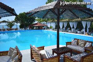 [P01] Piscina mare a hotelului » foto by discordia
 - 
<span class="allrVoted glyphicon glyphicon-heart hidden" id="av626988"></span>
<a class="m-l-10 hidden" id="sv626988" onclick="voting_Foto_DelVot(,626988,11788)" role="button">șterge vot <span class="glyphicon glyphicon-remove"></span></a>
<a id="v9626988" class=" c-red"  onclick="voting_Foto_SetVot(626988)" role="button"><span class="glyphicon glyphicon-heart-empty"></span> <b>LIKE</b> = Votează poza</a> <img class="hidden"  id="f626988W9" src="/imagini/loader.gif" border="0" /><span class="AjErrMes hidden" id="e626988ErM"></span>