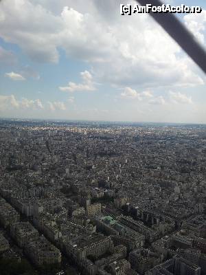 [P13] Orasul vazut din Eiffel!  » foto by popescuionut
 - 
<span class="allrVoted glyphicon glyphicon-heart hidden" id="av425327"></span>
<a class="m-l-10 hidden" id="sv425327" onclick="voting_Foto_DelVot(,425327,11886)" role="button">șterge vot <span class="glyphicon glyphicon-remove"></span></a>
<a id="v9425327" class=" c-red"  onclick="voting_Foto_SetVot(425327)" role="button"><span class="glyphicon glyphicon-heart-empty"></span> <b>LIKE</b> = Votează poza</a> <img class="hidden"  id="f425327W9" src="/imagini/loader.gif" border="0" /><span class="AjErrMes hidden" id="e425327ErM"></span>