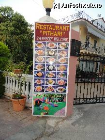 [P19] reclama restaurantului, vizibila daca vii dinspre centrul statiunii » foto by cosminp
 - 
<span class="allrVoted glyphicon glyphicon-heart hidden" id="av336165"></span>
<a class="m-l-10 hidden" id="sv336165" onclick="voting_Foto_DelVot(,336165,11907)" role="button">șterge vot <span class="glyphicon glyphicon-remove"></span></a>
<a id="v9336165" class=" c-red"  onclick="voting_Foto_SetVot(336165)" role="button"><span class="glyphicon glyphicon-heart-empty"></span> <b>LIKE</b> = Votează poza</a> <img class="hidden"  id="f336165W9" src="/imagini/loader.gif" border="0" /><span class="AjErrMes hidden" id="e336165ErM"></span>