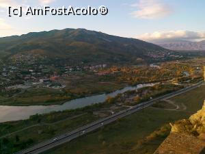 [P46] vedere spre Mtskheta de la biserica Jvari » foto by calator65
 - 
<span class="allrVoted glyphicon glyphicon-heart hidden" id="av813049"></span>
<a class="m-l-10 hidden" id="sv813049" onclick="voting_Foto_DelVot(,813049,11911)" role="button">șterge vot <span class="glyphicon glyphicon-remove"></span></a>
<a id="v9813049" class=" c-red"  onclick="voting_Foto_SetVot(813049)" role="button"><span class="glyphicon glyphicon-heart-empty"></span> <b>LIKE</b> = Votează poza</a> <img class="hidden"  id="f813049W9" src="/imagini/loader.gif" border="0" /><span class="AjErrMes hidden" id="e813049ErM"></span>