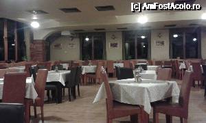 [P13] O parte din restaurant » foto by Aurici
 - 
<span class="allrVoted glyphicon glyphicon-heart hidden" id="av694857"></span>
<a class="m-l-10 hidden" id="sv694857" onclick="voting_Foto_DelVot(,694857,11935)" role="button">șterge vot <span class="glyphicon glyphicon-remove"></span></a>
<a id="v9694857" class=" c-red"  onclick="voting_Foto_SetVot(694857)" role="button"><span class="glyphicon glyphicon-heart-empty"></span> <b>LIKE</b> = Votează poza</a> <img class="hidden"  id="f694857W9" src="/imagini/loader.gif" border="0" /><span class="AjErrMes hidden" id="e694857ErM"></span>