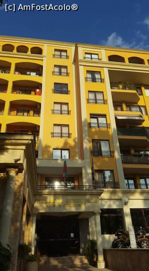 [P01] Intrarea în hotel » foto by Clotilde
 - 
<span class="allrVoted glyphicon glyphicon-heart hidden" id="av1107667"></span>
<a class="m-l-10 hidden" id="sv1107667" onclick="voting_Foto_DelVot(,1107667,11937)" role="button">șterge vot <span class="glyphicon glyphicon-remove"></span></a>
<a id="v91107667" class=" c-red"  onclick="voting_Foto_SetVot(1107667)" role="button"><span class="glyphicon glyphicon-heart-empty"></span> <b>LIKE</b> = Votează poza</a> <img class="hidden"  id="f1107667W9" src="/imagini/loader.gif" border="0" /><span class="AjErrMes hidden" id="e1107667ErM"></span>