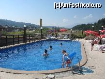 [P10] Piscina termala exterioara » foto by olteanul2010
 - 
<span class="allrVoted glyphicon glyphicon-heart hidden" id="av337750"></span>
<a class="m-l-10 hidden" id="sv337750" onclick="voting_Foto_DelVot(,337750,11950)" role="button">șterge vot <span class="glyphicon glyphicon-remove"></span></a>
<a id="v9337750" class=" c-red"  onclick="voting_Foto_SetVot(337750)" role="button"><span class="glyphicon glyphicon-heart-empty"></span> <b>LIKE</b> = Votează poza</a> <img class="hidden"  id="f337750W9" src="/imagini/loader.gif" border="0" /><span class="AjErrMes hidden" id="e337750ErM"></span>