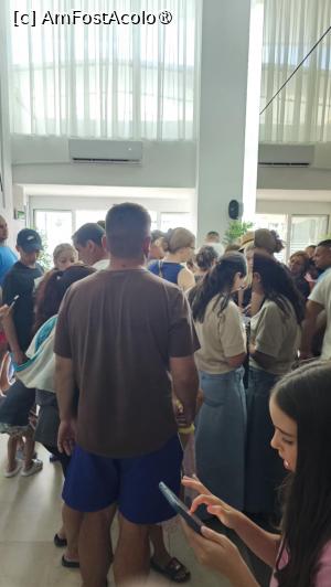 [P03] Coada de tip 89 la check in » foto by Uivlis
 - 
<span class="allrVoted glyphicon glyphicon-heart hidden" id="av1496822"></span>
<a class="m-l-10 hidden" id="sv1496822" onclick="voting_Foto_DelVot(,1496822,12003)" role="button">șterge vot <span class="glyphicon glyphicon-remove"></span></a>
<a id="v91496822" class=" c-red"  onclick="voting_Foto_SetVot(1496822)" role="button"><span class="glyphicon glyphicon-heart-empty"></span> <b>LIKE</b> = Votează poza</a> <img class="hidden"  id="f1496822W9" src="/imagini/loader.gif" border="0" /><span class="AjErrMes hidden" id="e1496822ErM"></span>