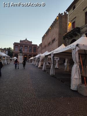 [P25] La plimbare prin centru » foto by ilee
 - 
<span class="allrVoted glyphicon glyphicon-heart hidden" id="av1505713"></span>
<a class="m-l-10 hidden" id="sv1505713" onclick="voting_Foto_DelVot(,1505713,12117)" role="button">șterge vot <span class="glyphicon glyphicon-remove"></span></a>
<a id="v91505713" class=" c-red"  onclick="voting_Foto_SetVot(1505713)" role="button"><span class="glyphicon glyphicon-heart-empty"></span> <b>LIKE</b> = Votează poza</a> <img class="hidden"  id="f1505713W9" src="/imagini/loader.gif" border="0" /><span class="AjErrMes hidden" id="e1505713ErM"></span>