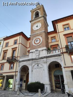 [P27] Orologiul din Piazza Tre Martiri » foto by ilee
 - 
<span class="allrVoted glyphicon glyphicon-heart hidden" id="av1505715"></span>
<a class="m-l-10 hidden" id="sv1505715" onclick="voting_Foto_DelVot(,1505715,12117)" role="button">șterge vot <span class="glyphicon glyphicon-remove"></span></a>
<a id="v91505715" class=" c-red"  onclick="voting_Foto_SetVot(1505715)" role="button"><span class="glyphicon glyphicon-heart-empty"></span> <b>LIKE</b> = Votează poza</a> <img class="hidden"  id="f1505715W9" src="/imagini/loader.gif" border="0" /><span class="AjErrMes hidden" id="e1505715ErM"></span>