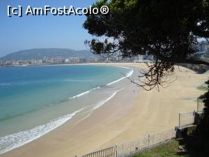 [P03] San Sebastian și plaja Ondaretta, o extensie a plajei La Concha... în zare e unul din cei trei munți care escortează orașul.  » foto by mireille
 - 
<span class="allrVoted glyphicon glyphicon-heart hidden" id="av1033430"></span>
<a class="m-l-10 hidden" id="sv1033430" onclick="voting_Foto_DelVot(,1033430,12152)" role="button">șterge vot <span class="glyphicon glyphicon-remove"></span></a>
<a id="v91033430" class=" c-red"  onclick="voting_Foto_SetVot(1033430)" role="button"><span class="glyphicon glyphicon-heart-empty"></span> <b>LIKE</b> = Votează poza</a> <img class="hidden"  id="f1033430W9" src="/imagini/loader.gif" border="0" /><span class="AjErrMes hidden" id="e1033430ErM"></span>