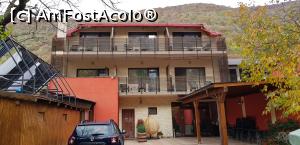 [P38] la etajul 2 in colt stang si centru erau camerele de la apartamentul nostru . » foto by adutza_ghiocel
 - 
<span class="allrVoted glyphicon glyphicon-heart hidden" id="av1168585"></span>
<a class="m-l-10 hidden" id="sv1168585" onclick="voting_Foto_DelVot(,1168585,12172)" role="button">șterge vot <span class="glyphicon glyphicon-remove"></span></a>
<a id="v91168585" class=" c-red"  onclick="voting_Foto_SetVot(1168585)" role="button"><span class="glyphicon glyphicon-heart-empty"></span> <b>LIKE</b> = Votează poza</a> <img class="hidden"  id="f1168585W9" src="/imagini/loader.gif" border="0" /><span class="AjErrMes hidden" id="e1168585ErM"></span>