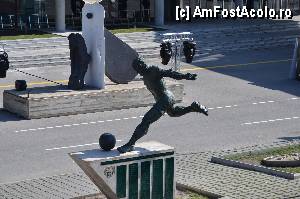 [P27] Putina arta si in curtea stadionului » foto by Muffin2009*
 - 
<span class="allrVoted glyphicon glyphicon-heart hidden" id="av350106"></span>
<a class="m-l-10 hidden" id="sv350106" onclick="voting_Foto_DelVot(,350106,12198)" role="button">șterge vot <span class="glyphicon glyphicon-remove"></span></a>
<a id="v9350106" class=" c-red"  onclick="voting_Foto_SetVot(350106)" role="button"><span class="glyphicon glyphicon-heart-empty"></span> <b>LIKE</b> = Votează poza</a> <img class="hidden"  id="f350106W9" src="/imagini/loader.gif" border="0" /><span class="AjErrMes hidden" id="e350106ErM"></span>