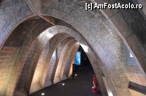 [P71] Pentru construirea acestor arcade Gaudi s-a inspirat din lumea animala, dupa scheletele serpilor » foto by Muffin2009*
 - 
<span class="allrVoted glyphicon glyphicon-heart hidden" id="av350157"></span>
<a class="m-l-10 hidden" id="sv350157" onclick="voting_Foto_DelVot(,350157,12198)" role="button">șterge vot <span class="glyphicon glyphicon-remove"></span></a>
<a id="v9350157" class=" c-red"  onclick="voting_Foto_SetVot(350157)" role="button"><span class="glyphicon glyphicon-heart-empty"></span> <b>LIKE</b> = Votează poza</a> <img class="hidden"  id="f350157W9" src="/imagini/loader.gif" border="0" /><span class="AjErrMes hidden" id="e350157ErM"></span>