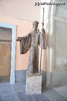 [P29] Montserrat intrarea in bazilica » foto by Muffin2009*
 - 
<span class="allrVoted glyphicon glyphicon-heart hidden" id="av351938"></span>
<a class="m-l-10 hidden" id="sv351938" onclick="voting_Foto_DelVot(,351938,12198)" role="button">șterge vot <span class="glyphicon glyphicon-remove"></span></a>
<a id="v9351938" class=" c-red"  onclick="voting_Foto_SetVot(351938)" role="button"><span class="glyphicon glyphicon-heart-empty"></span> <b>LIKE</b> = Votează poza</a> <img class="hidden"  id="f351938W9" src="/imagini/loader.gif" border="0" /><span class="AjErrMes hidden" id="e351938ErM"></span>