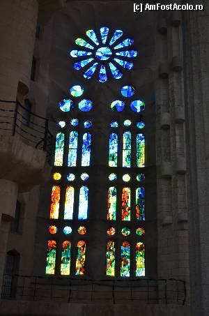[P44] Sagrada Familia, unul dintre vitralii » foto by Muffin2009*
 - 
<span class="allrVoted glyphicon glyphicon-heart hidden" id="av352222"></span>
<a class="m-l-10 hidden" id="sv352222" onclick="voting_Foto_DelVot(,352222,12198)" role="button">șterge vot <span class="glyphicon glyphicon-remove"></span></a>
<a id="v9352222" class=" c-red"  onclick="voting_Foto_SetVot(352222)" role="button"><span class="glyphicon glyphicon-heart-empty"></span> <b>LIKE</b> = Votează poza</a> <img class="hidden"  id="f352222W9" src="/imagini/loader.gif" border="0" /><span class="AjErrMes hidden" id="e352222ErM"></span>