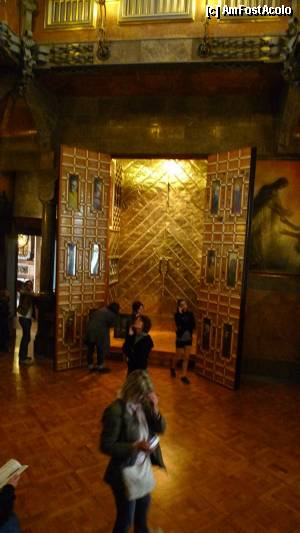 [P94] 95. Palatul Guell » foto by nickro
 - 
<span class="allrVoted glyphicon glyphicon-heart hidden" id="av347512"></span>
<a class="m-l-10 hidden" id="sv347512" onclick="voting_Foto_DelVot(,347512,12198)" role="button">șterge vot <span class="glyphicon glyphicon-remove"></span></a>
<a id="v9347512" class=" c-red"  onclick="voting_Foto_SetVot(347512)" role="button"><span class="glyphicon glyphicon-heart-empty"></span> <b>LIKE</b> = Votează poza</a> <img class="hidden"  id="f347512W9" src="/imagini/loader.gif" border="0" /><span class="AjErrMes hidden" id="e347512ErM"></span>