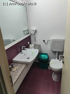 [P13] Baia din camera » foto by Teodor17
 - 
<span class="allrVoted glyphicon glyphicon-heart hidden" id="av1498589"></span>
<a class="m-l-10 hidden" id="sv1498589" onclick="voting_Foto_DelVot(,1498589,12264)" role="button">șterge vot <span class="glyphicon glyphicon-remove"></span></a>
<a id="v91498589" class=" c-red"  onclick="voting_Foto_SetVot(1498589)" role="button"><span class="glyphicon glyphicon-heart-empty"></span> <b>LIKE</b> = Votează poza</a> <img class="hidden"  id="f1498589W9" src="/imagini/loader.gif" border="0" /><span class="AjErrMes hidden" id="e1498589ErM"></span>