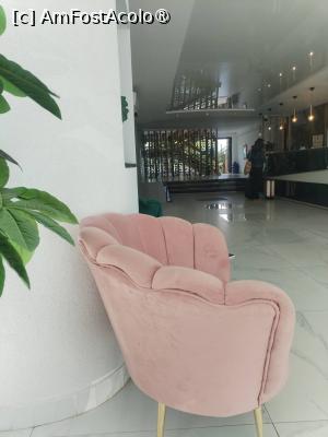 [P04] Asteptand camera la receptie » foto by Teodor17
 - 
<span class="allrVoted glyphicon glyphicon-heart hidden" id="av1498580"></span>
<a class="m-l-10 hidden" id="sv1498580" onclick="voting_Foto_DelVot(,1498580,12264)" role="button">șterge vot <span class="glyphicon glyphicon-remove"></span></a>
<a id="v91498580" class=" c-red"  onclick="voting_Foto_SetVot(1498580)" role="button"><span class="glyphicon glyphicon-heart-empty"></span> <b>LIKE</b> = Votează poza</a> <img class="hidden"  id="f1498580W9" src="/imagini/loader.gif" border="0" /><span class="AjErrMes hidden" id="e1498580ErM"></span>