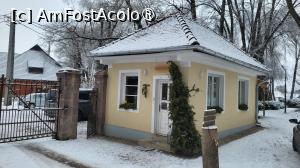 [P01] Căsuța recepției » foto by k-lator
 - 
<span class="allrVoted glyphicon glyphicon-heart hidden" id="av1498512"></span>
<a class="m-l-10 hidden" id="sv1498512" onclick="voting_Foto_DelVot(,1498512,12305)" role="button">șterge vot <span class="glyphicon glyphicon-remove"></span></a>
<a id="v91498512" class=" c-red"  onclick="voting_Foto_SetVot(1498512)" role="button"><span class="glyphicon glyphicon-heart-empty"></span> <b>LIKE</b> = Votează poza</a> <img class="hidden"  id="f1498512W9" src="/imagini/loader.gif" border="0" /><span class="AjErrMes hidden" id="e1498512ErM"></span>