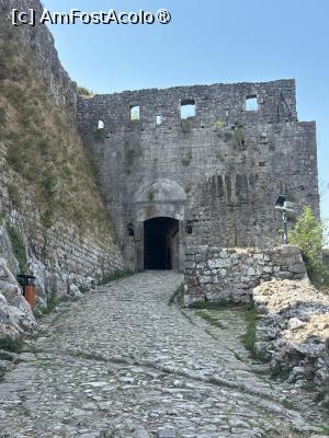 [P01] Rozafa Castle, Shkoder » foto by raducondurache
 - 
<span class="allrVoted glyphicon glyphicon-heart hidden" id="av1496443"></span>
<a class="m-l-10 hidden" id="sv1496443" onclick="voting_Foto_DelVot(,1496443,12316)" role="button">șterge vot <span class="glyphicon glyphicon-remove"></span></a>
<a id="v91496443" class=" c-red"  onclick="voting_Foto_SetVot(1496443)" role="button"><span class="glyphicon glyphicon-heart-empty"></span> <b>LIKE</b> = Votează poza</a> <img class="hidden"  id="f1496443W9" src="/imagini/loader.gif" border="0" /><span class="AjErrMes hidden" id="e1496443ErM"></span>
