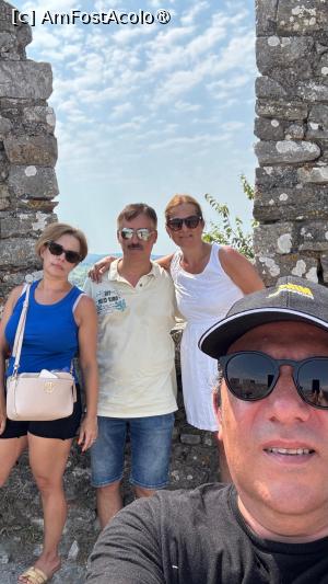 [P05] in curtea interioara a Castelului Rozafa » foto by raducondurache
 - 
<span class="allrVoted glyphicon glyphicon-heart hidden" id="av1496447"></span>
<a class="m-l-10 hidden" id="sv1496447" onclick="voting_Foto_DelVot(,1496447,12316)" role="button">șterge vot <span class="glyphicon glyphicon-remove"></span></a>
<a id="v91496447" class=" c-red"  onclick="voting_Foto_SetVot(1496447)" role="button"><span class="glyphicon glyphicon-heart-empty"></span> <b>LIKE</b> = Votează poza</a> <img class="hidden"  id="f1496447W9" src="/imagini/loader.gif" border="0" /><span class="AjErrMes hidden" id="e1496447ErM"></span>