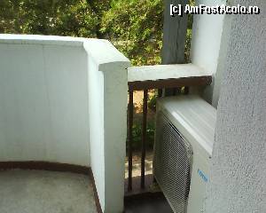 [P03] balconul la una din camere » foto by papalito
 - 
<span class="allrVoted glyphicon glyphicon-heart hidden" id="av350904"></span>
<a class="m-l-10 hidden" id="sv350904" onclick="voting_Foto_DelVot(,350904,12319)" role="button">șterge vot <span class="glyphicon glyphicon-remove"></span></a>
<a id="v9350904" class=" c-red"  onclick="voting_Foto_SetVot(350904)" role="button"><span class="glyphicon glyphicon-heart-empty"></span> <b>LIKE</b> = Votează poza</a> <img class="hidden"  id="f350904W9" src="/imagini/loader.gif" border="0" /><span class="AjErrMes hidden" id="e350904ErM"></span>