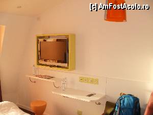[P01] Ibis Styles Paris Gare de l'Est TGV (ex all seasons) - Combinatie de vernil si portocaliu - nu as fi crezut dar arata foarte bine.  » foto by Dabator
 - 
<span class="allrVoted glyphicon glyphicon-heart hidden" id="av352075"></span>
<a class="m-l-10 hidden" id="sv352075" onclick="voting_Foto_DelVot(,352075,12362)" role="button">șterge vot <span class="glyphicon glyphicon-remove"></span></a>
<a id="v9352075" class=" c-red"  onclick="voting_Foto_SetVot(352075)" role="button"><span class="glyphicon glyphicon-heart-empty"></span> <b>LIKE</b> = Votează poza</a> <img class="hidden"  id="f352075W9" src="/imagini/loader.gif" border="0" /><span class="AjErrMes hidden" id="e352075ErM"></span>